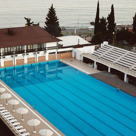 Dem Hotel Sukhumi Eksteriør billede