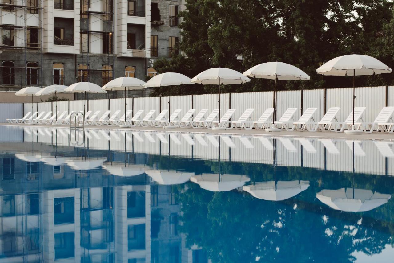 Dem Hotel Sukhumi Eksteriør billede