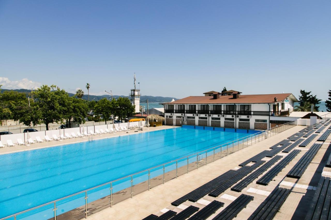 Dem Hotel Sukhumi Eksteriør billede