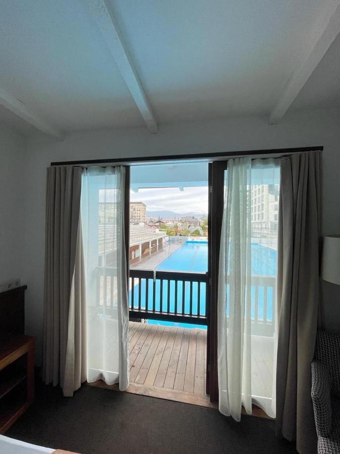 Dem Hotel Sukhumi Eksteriør billede