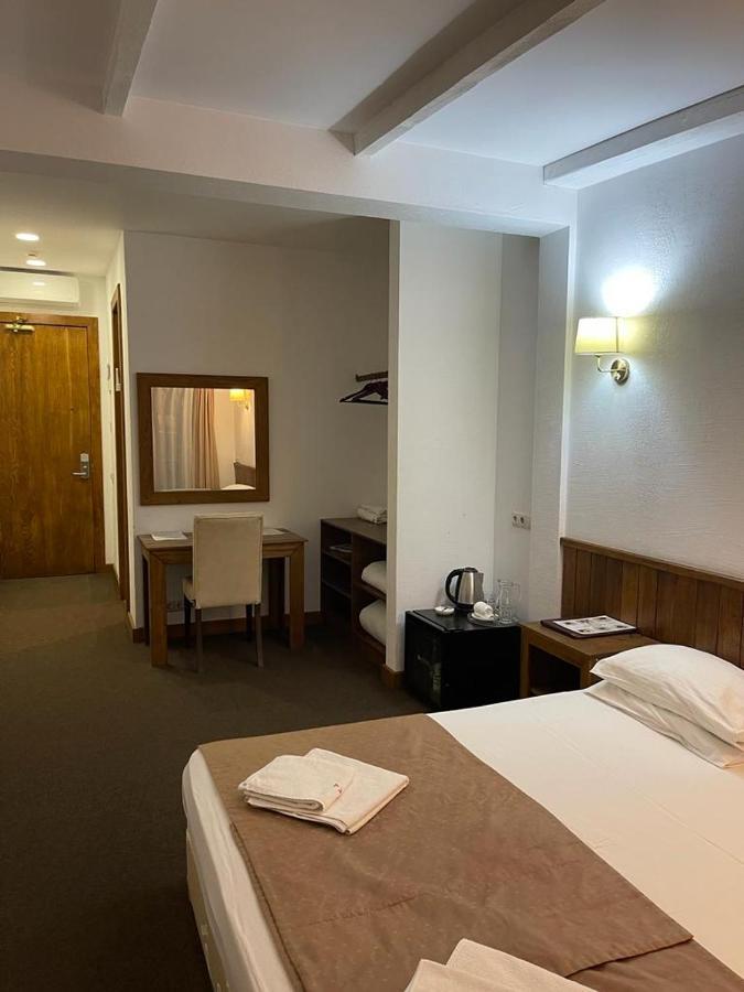Dem Hotel Sukhumi Eksteriør billede