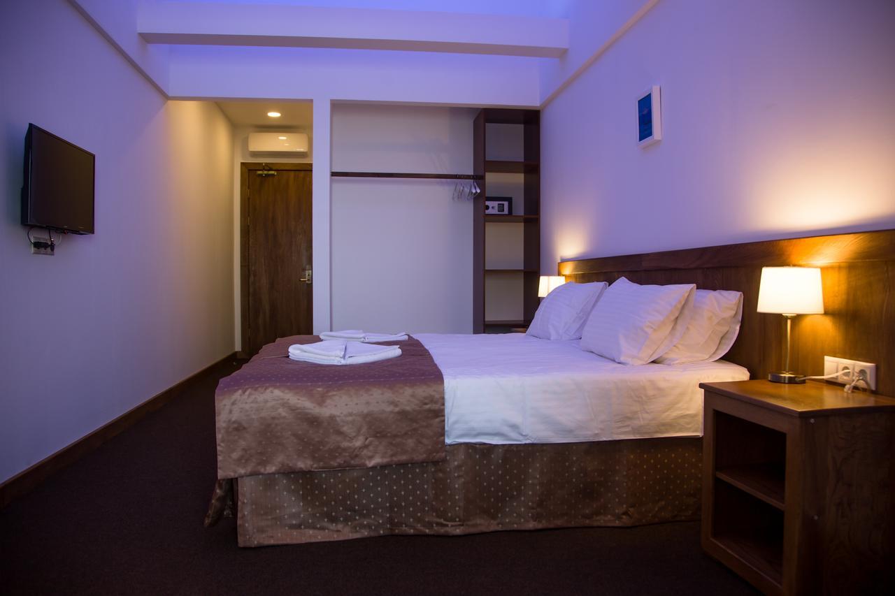 Dem Hotel Sukhumi Eksteriør billede