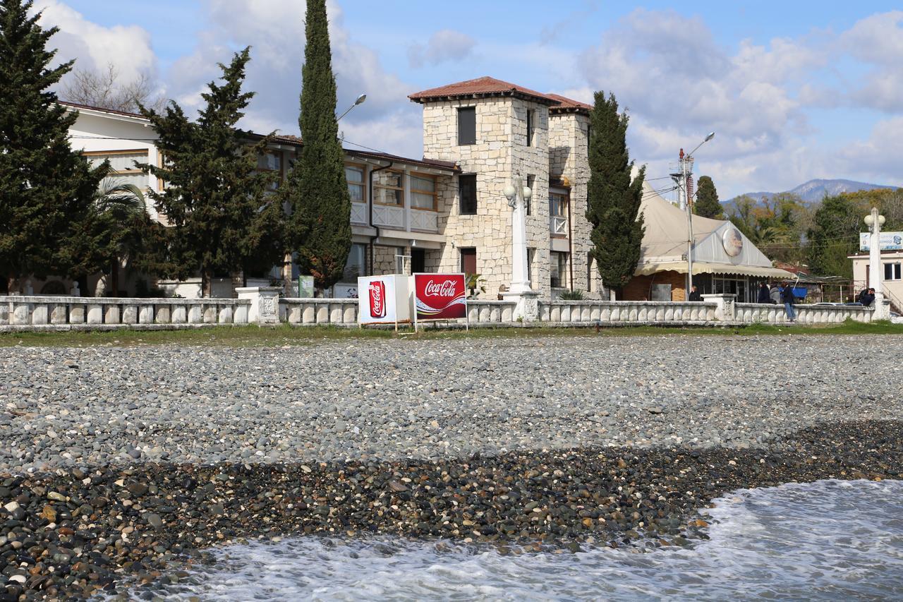 Dem Hotel Sukhumi Eksteriør billede